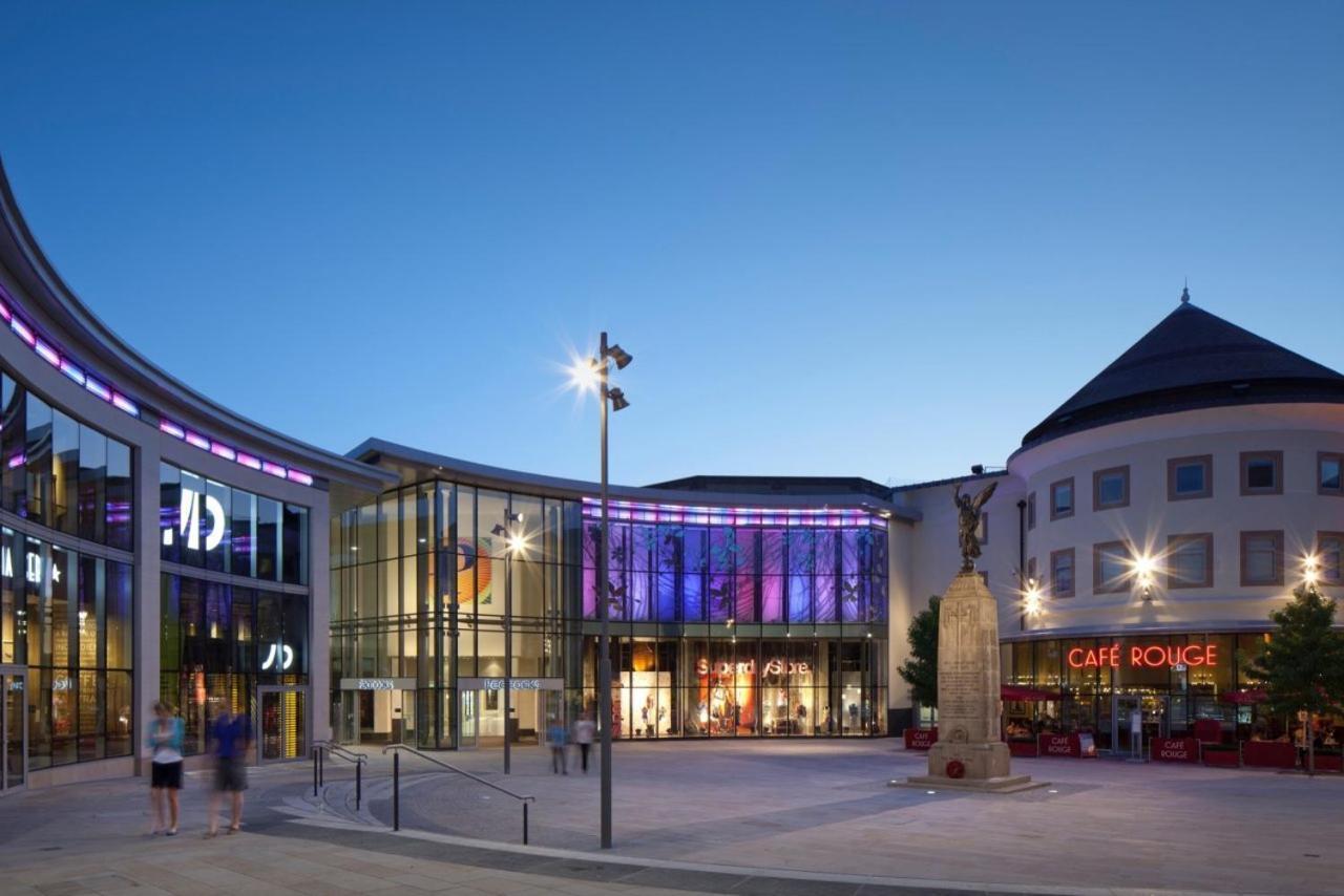 Cloud9Sa At Woking Central 외부 사진